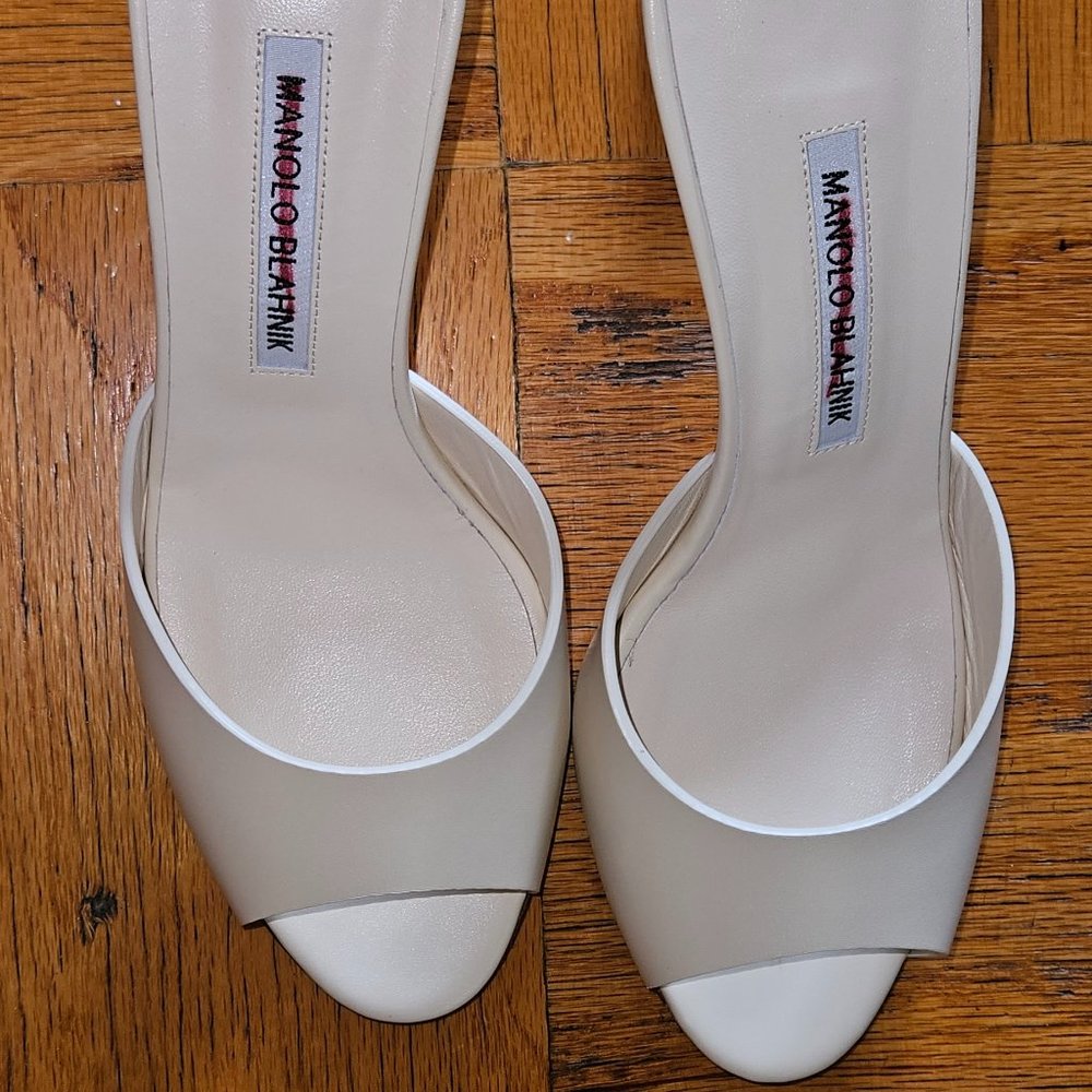 NEVER WORN: Manolo Blahnik Jadarona Heeled Mules EU 39/US 8.5